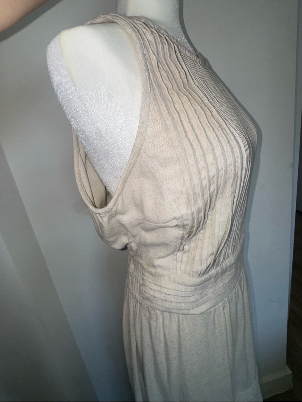 Sleeveless Pintuck Waist Dress in Cream